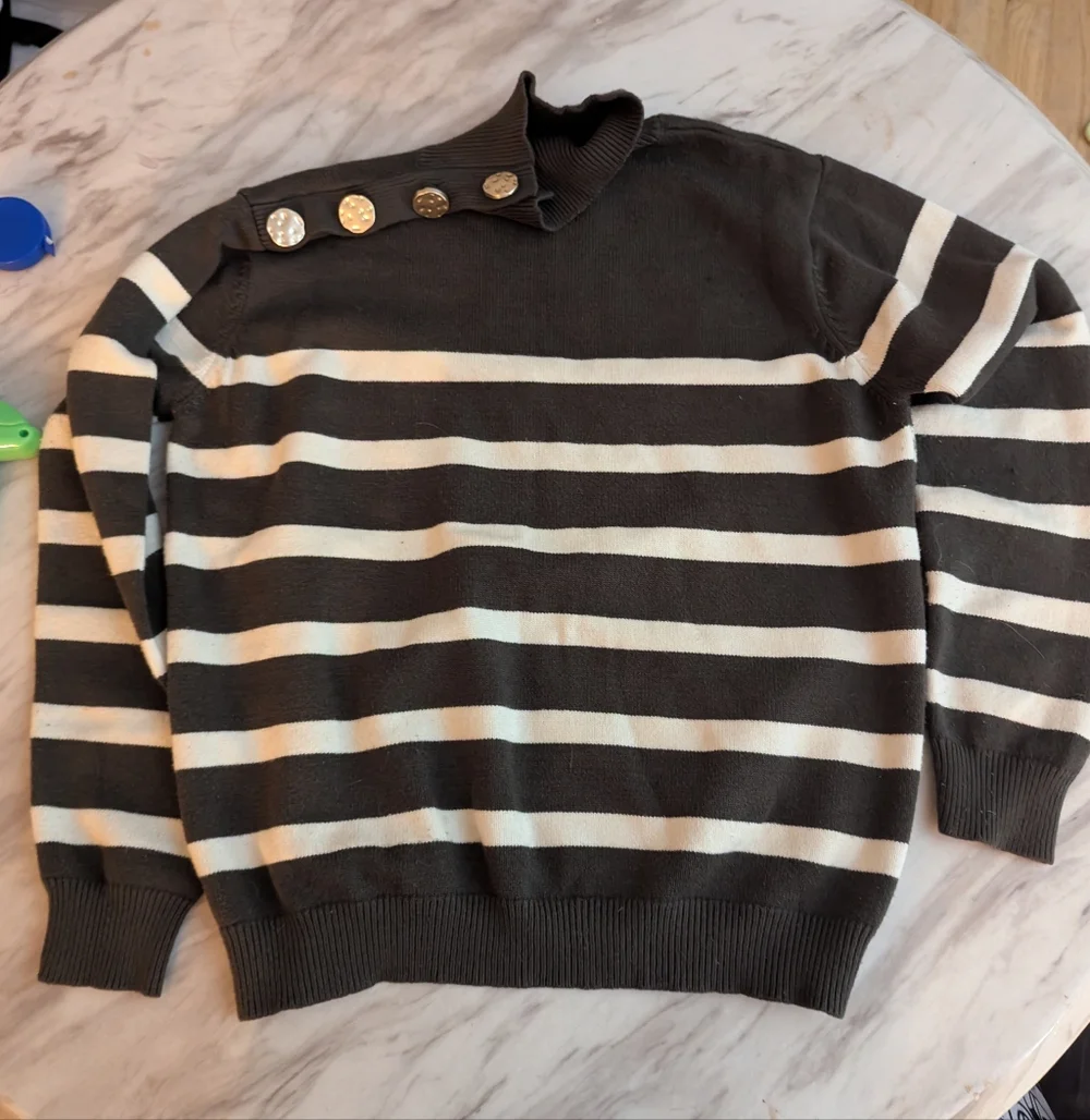 Women’s Green & Cream Striped Sweater, Silver Button, Pullover Size M. #D96 - Picture 2 of 3